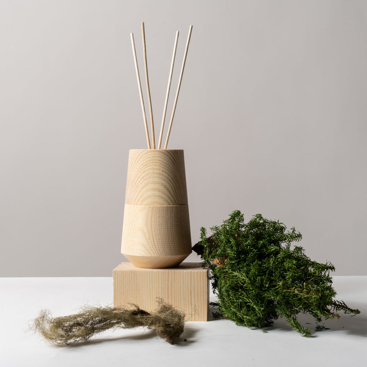 HETKINEN ヘトキネン | pine diffuser vessel & diffuser set [hiljaisuus] – Hetkinen